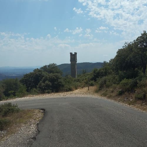 Parking forêt des cedres bonnieux